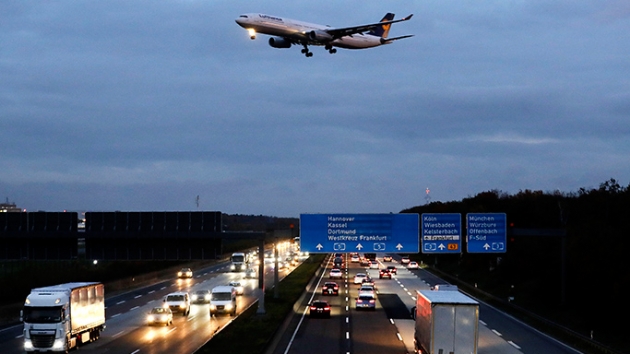 Lufthansa Hava Yolu personeli greve gitti, yzlerce uu iptal edildi