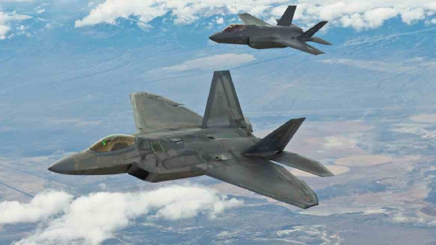 Harekete geildi: ABD'den F-22 ve F-35 adm