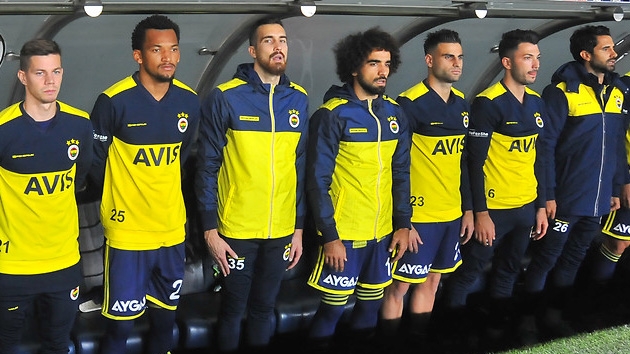 Fenerbahe; sol bek, sol ak ve forvet transferleri iin 4 futbolcusunu gzden kard
