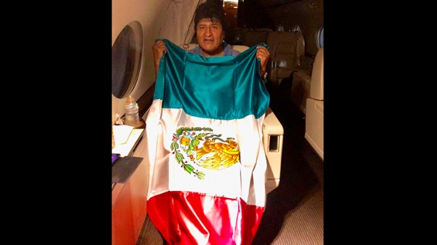 Evo Morales Bolivya'dan ayrlyor