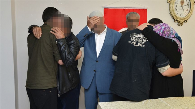 ocuk yata YPG/PKK'ya katlan iki terrist ikna sonucu teslim oldu