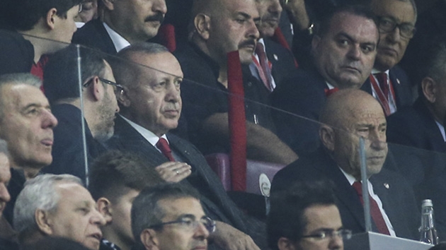 Cumhurbakan Erdoan Milli ma tribnde takip etti