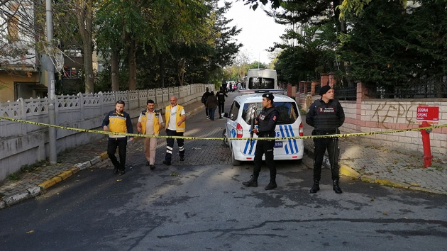 Bakrky'de bir dairede 1'i ocuk 3 kiinin cansz bedeni bulundu