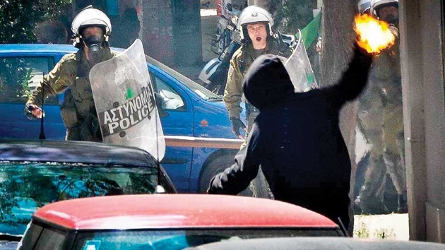 Yunanistanda molotofa 10 yl hapis cezas