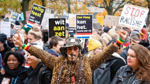 Hollanda'da rklk kart protesto