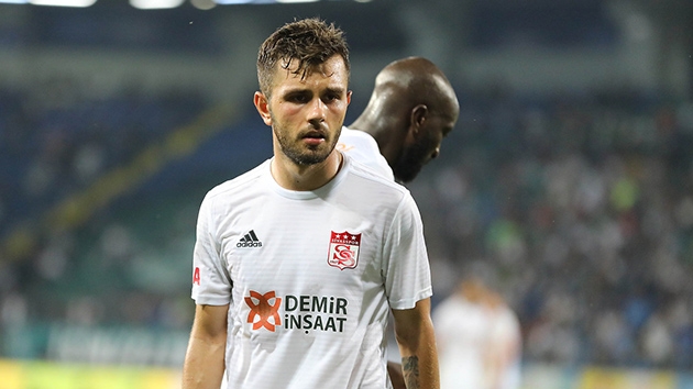Beikta'ta Jeremain Lens'in yerine dnlen isim Emre Kln!