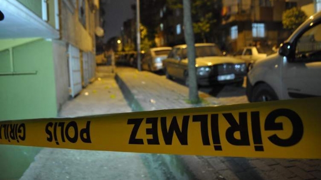 Evinde boaz kesilmi halde l bulundu