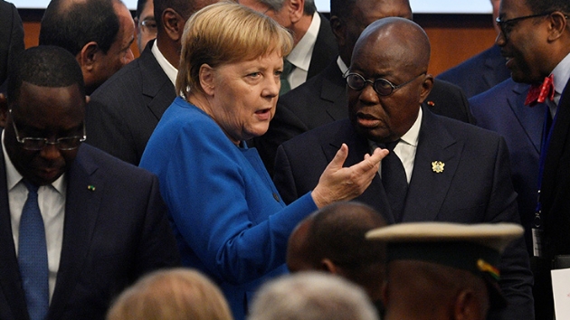 Merkel'den Afrika lkelerine effaflk ars