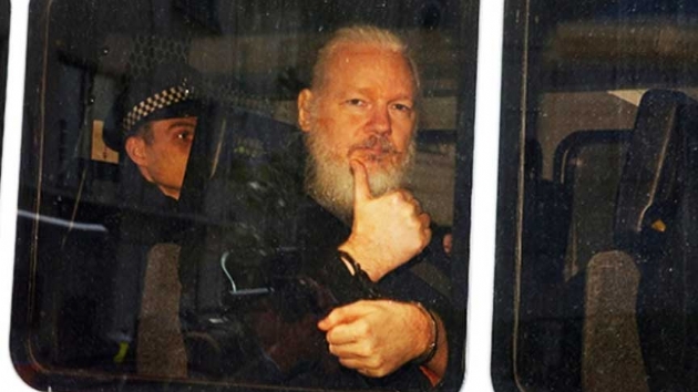 Assange hakknda nemli gelime! Tecavz soruturmas drld