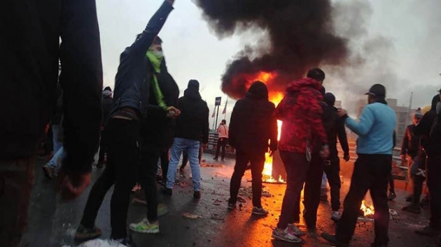 ran'daki protestolarda 100'den fazla kii hayatn kaybetti