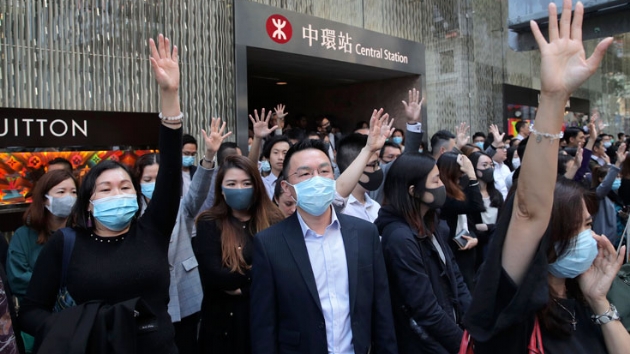 Hong Kong'da protestocular yine sokaklar doldurdu