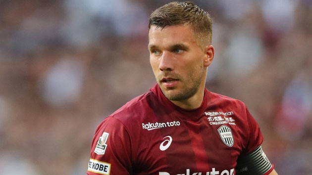 Lukas Podolski'den srpriz Polonya karar