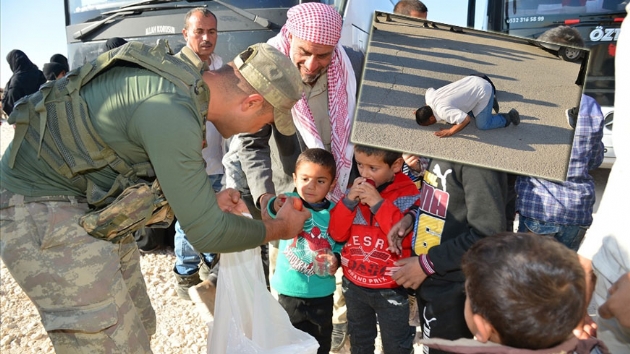 MSB bu grntlerle duyurdu: Suriyeli kardelerimiz gnll olarak evlerine dnmeye balad 