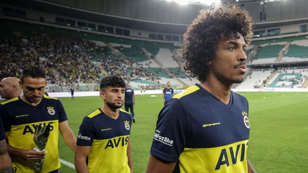 Gustavo, Mslm Grses benzerlii hakknda konutu