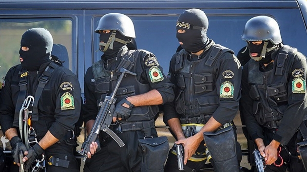 ran protestolar srasnda 8 kiiyi CIA ajan olduu iddiasyla tutuklad