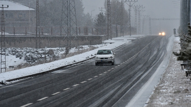 Erzurum, Ar, Kars ve Ardahan'da kar ya etkili oluyor