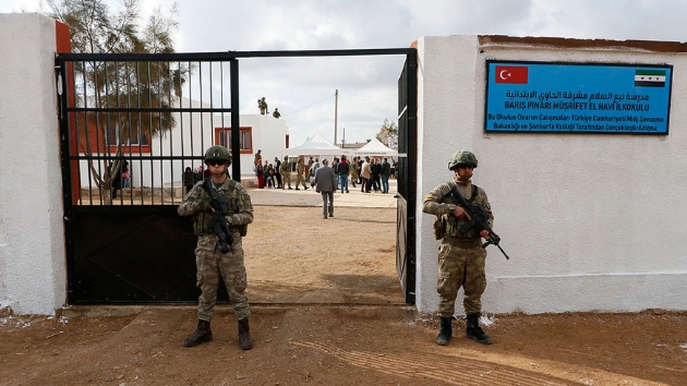 Trkiye'nin onard Tel Abyad'daki okul eitime ald