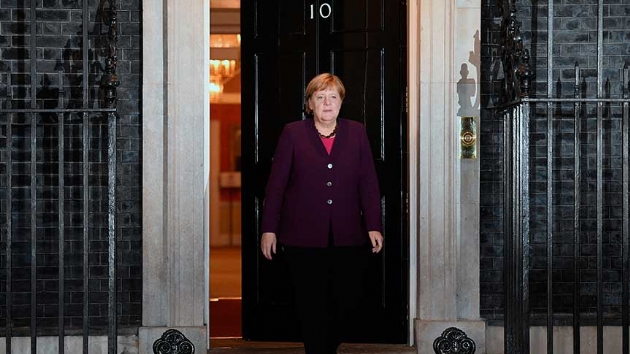 Kritik zirve sonras Merkel'den ilk aklama: Fikir birliine vardk