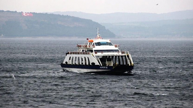 anakkale'de baz feribot seferleri iptal edildi