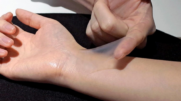 Japon kozmetik firmas gelitirdi: Pskrtlebilir insan derisi!
