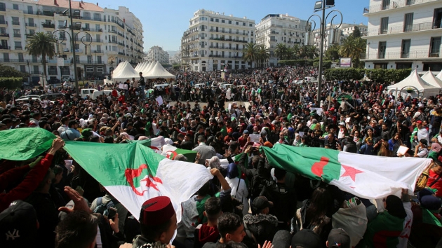 Cezayir'de 12 Aralk'ta yaplacak Cumhurbakanl seimleri protesto edildi