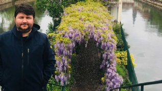 Biz, tavana bakp birbirine arpanlar