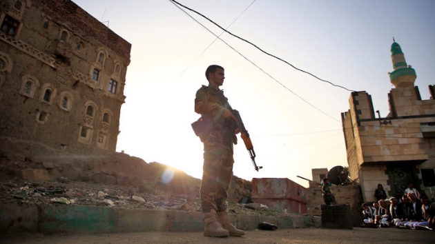 BAE'li unsurlar Yemen'deki Sokotra Havaliman'na baskn dzenledi