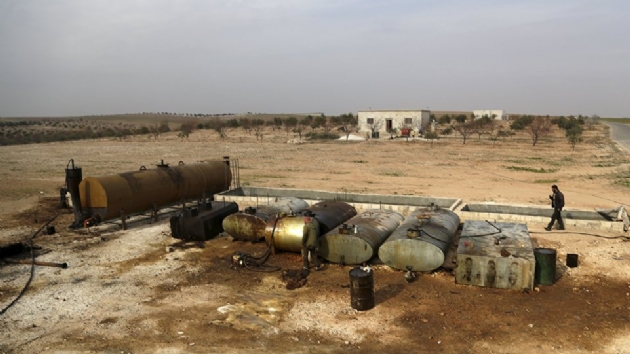 ABD'den Suriye'de petrol hamlesi: Uzmanlar grevlendirildi