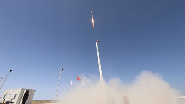 Trkiye'den uzayda stratejik hamle! 'Bu yaz uzaya kacak roketin ilk frlatmas yaplacak' 