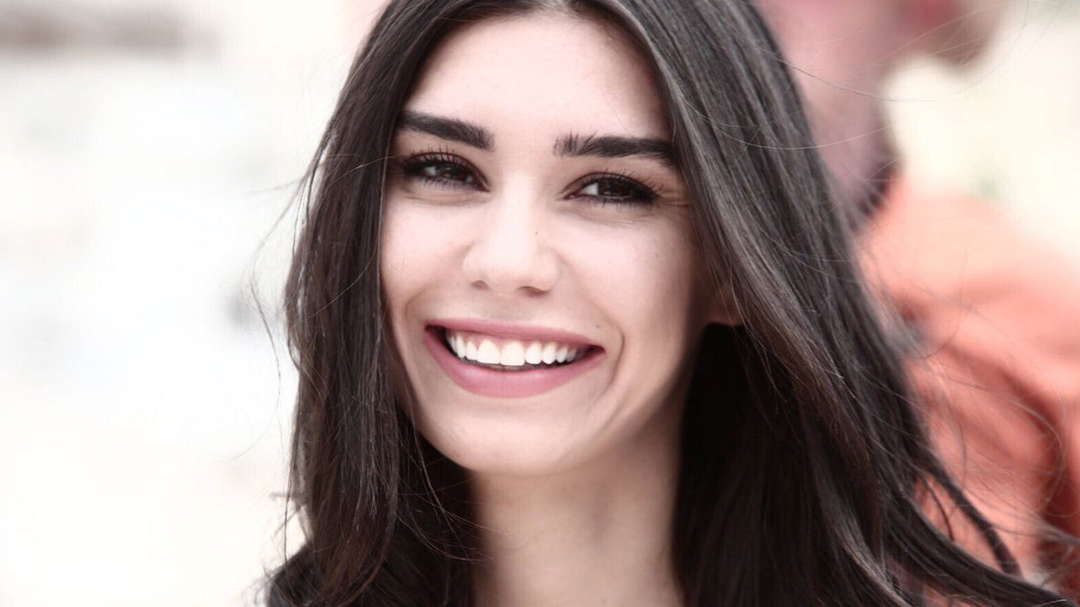 Burcu K�ratl� kimdir? Burcu K�ratl� ka� ya��nda, nereli?