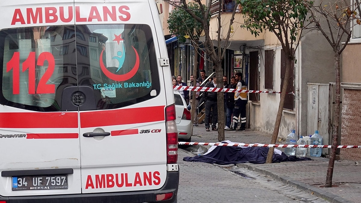 Bahelievler'de yanan evde ceset bulundu