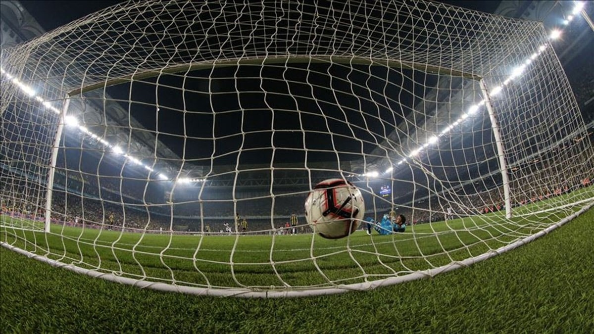 Fenerbahe-Beikta derbisinde ilk heyecan