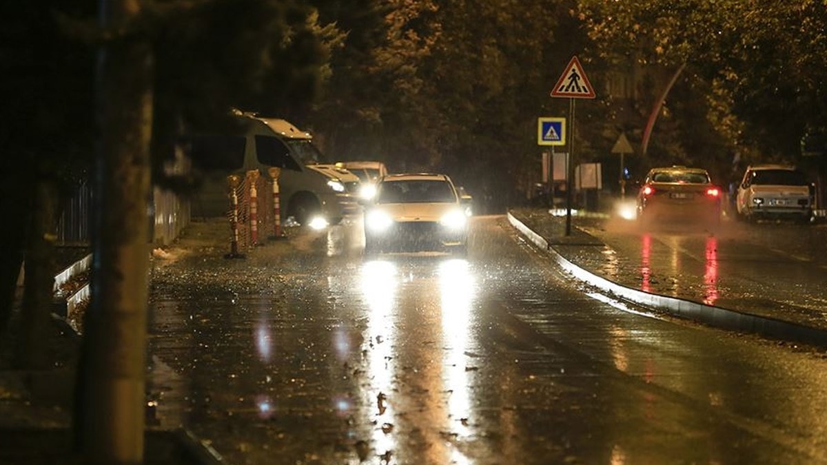 Ankara iin kuvvetli rzgar ve frtna uyars