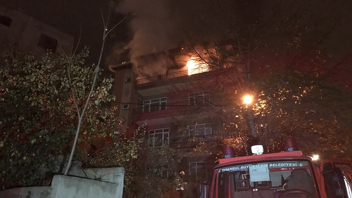 Kadky'de apartman dairesinde yangn