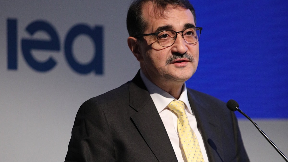 Bakan Dnmez'den yerli otomobil aklamas