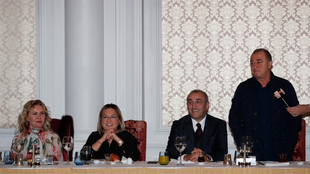 Galatasaray takm yemekte bir araya geldi