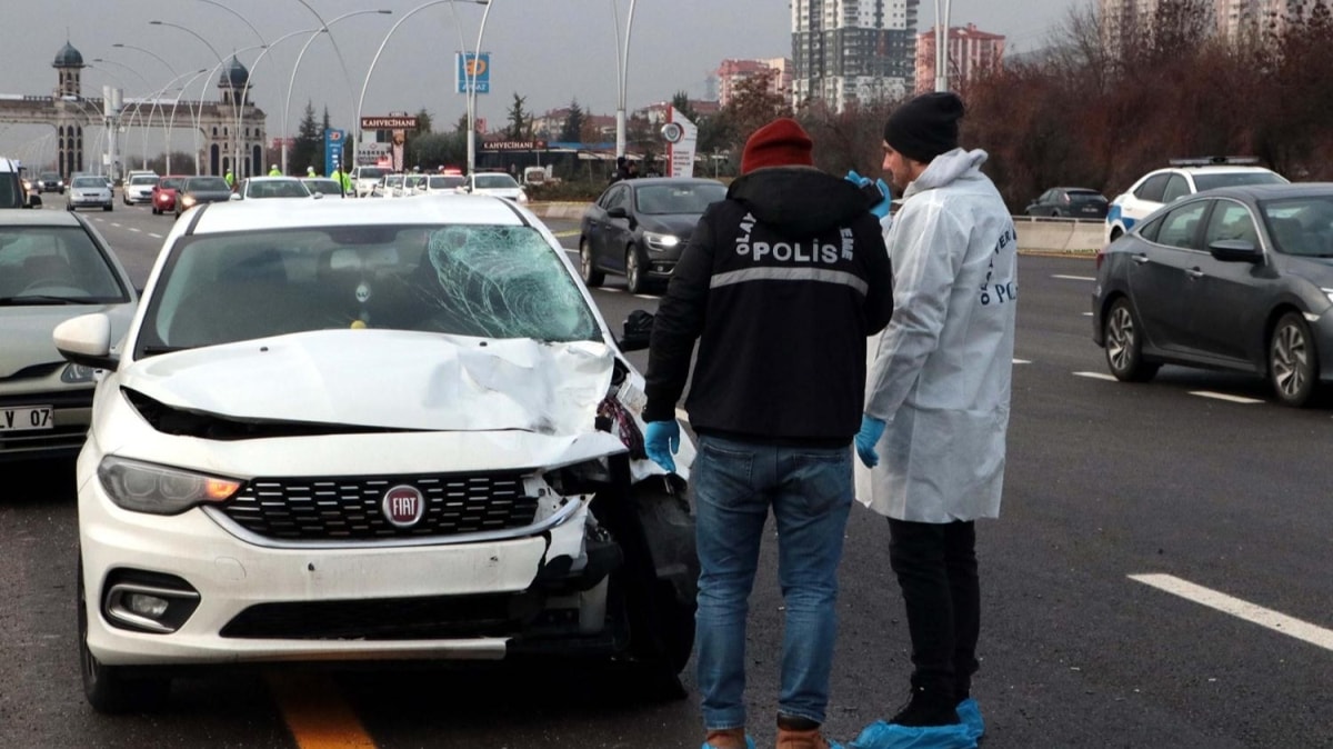 Ankara'da otomobilin arpt iki kadn hayatn kaybetti