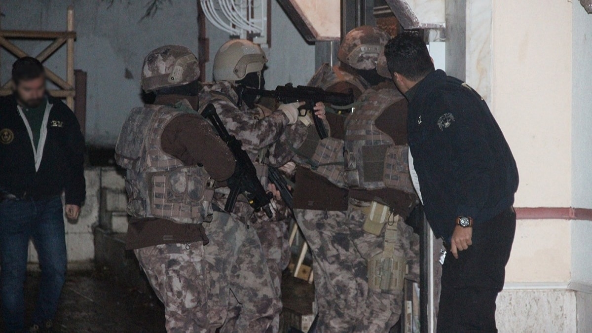 Balkesirdeki DEA operasyonunda 11 tutuklama 