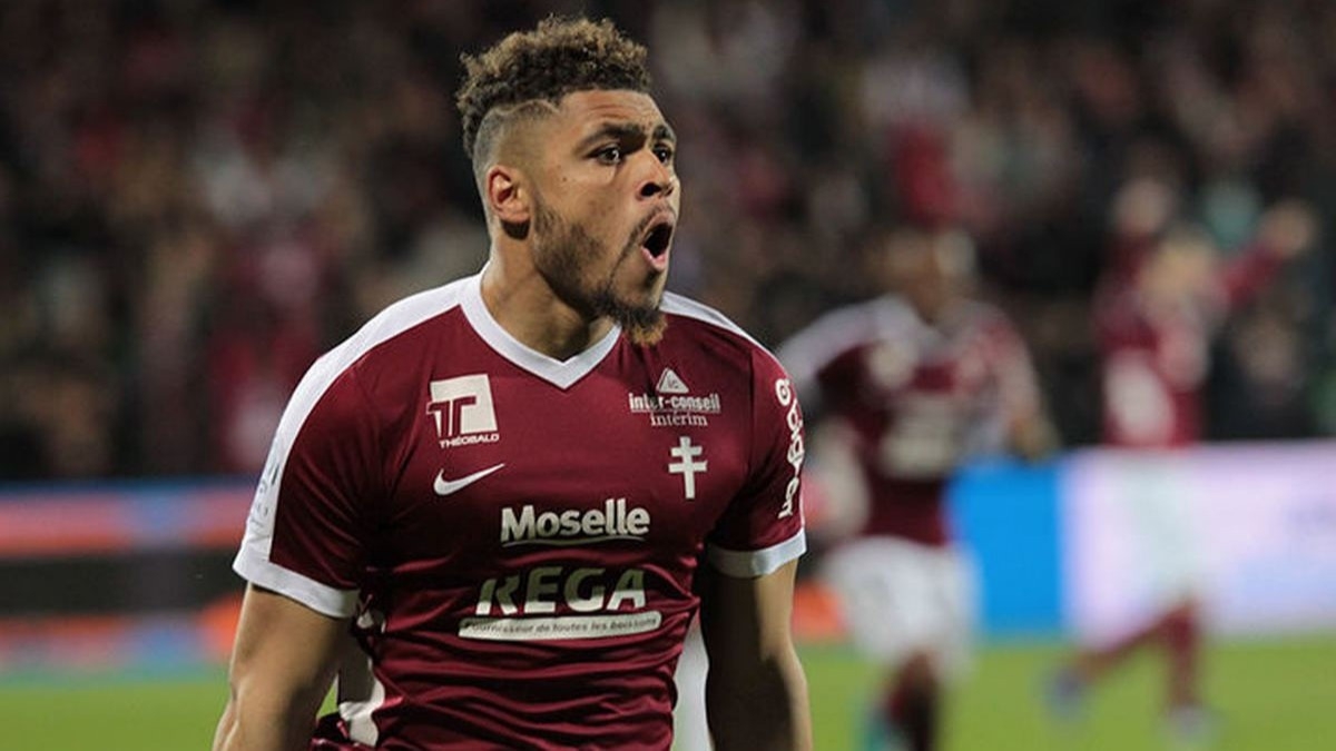 Gineli stoper Fenerbahe'ye geliyor