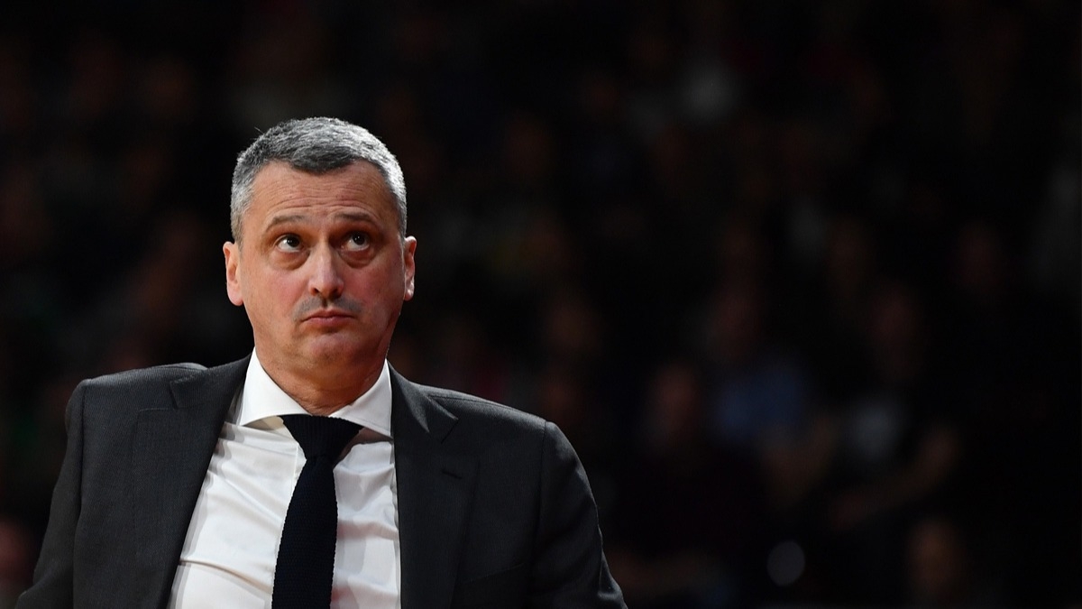 Bayern Mnih Basketbol Takm'nda baantrenr Dejan Radonjic grevden alnd