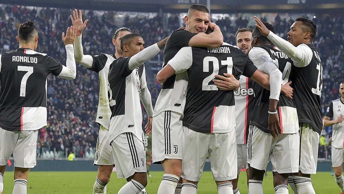 Manchester United izleme heyeti, Juventus-Cagliari manda Merih Demiral ve Emre Can'a hayran kald
