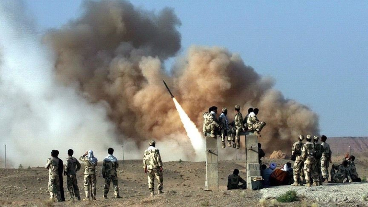 ran Devrim Muhafzlar Ordusu ABD'nin Irak'taki ssn fzelerle vurdu
