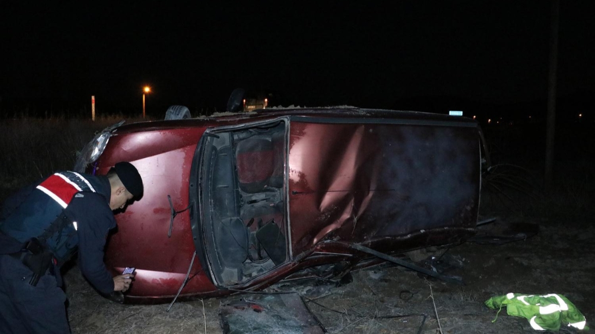 Burdur'da otomobil devrildi: 5 yaral
