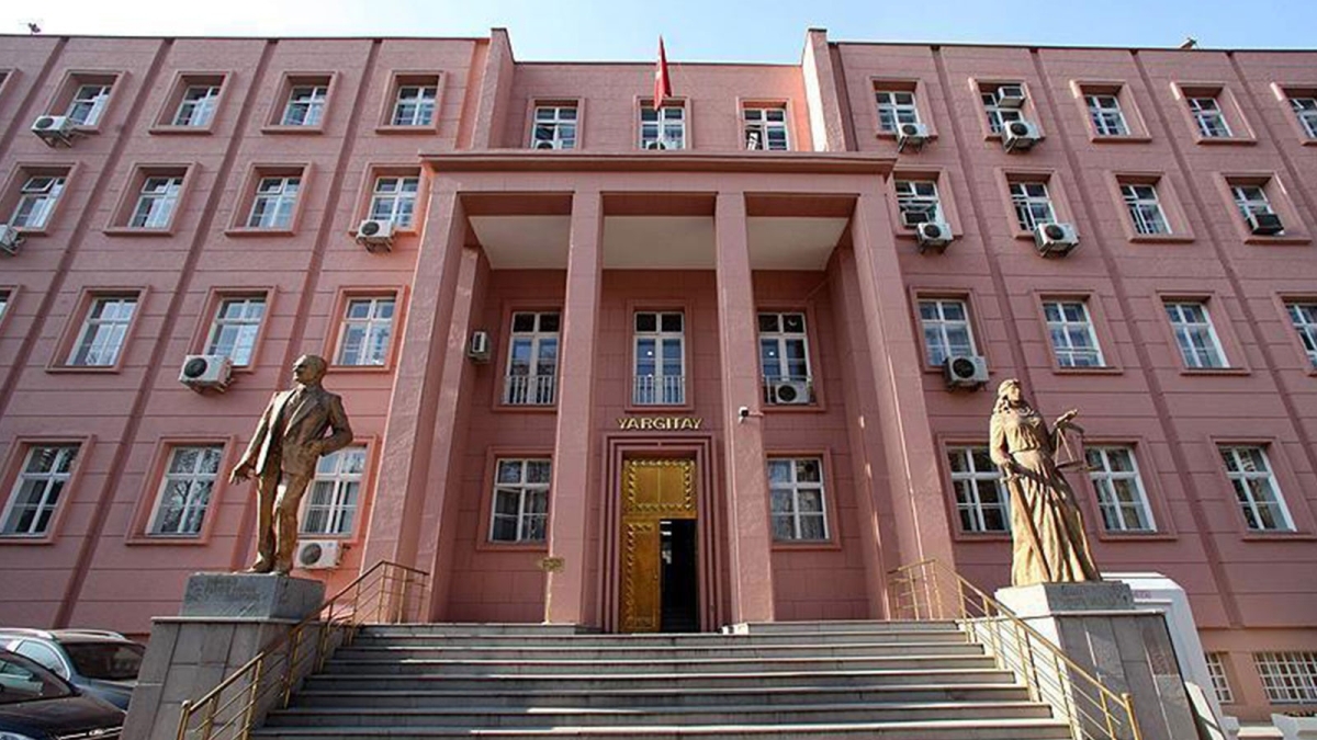 Eski Askeri Yargtay yesi eref Ayyldz'a FET'den 10 yl hapis 