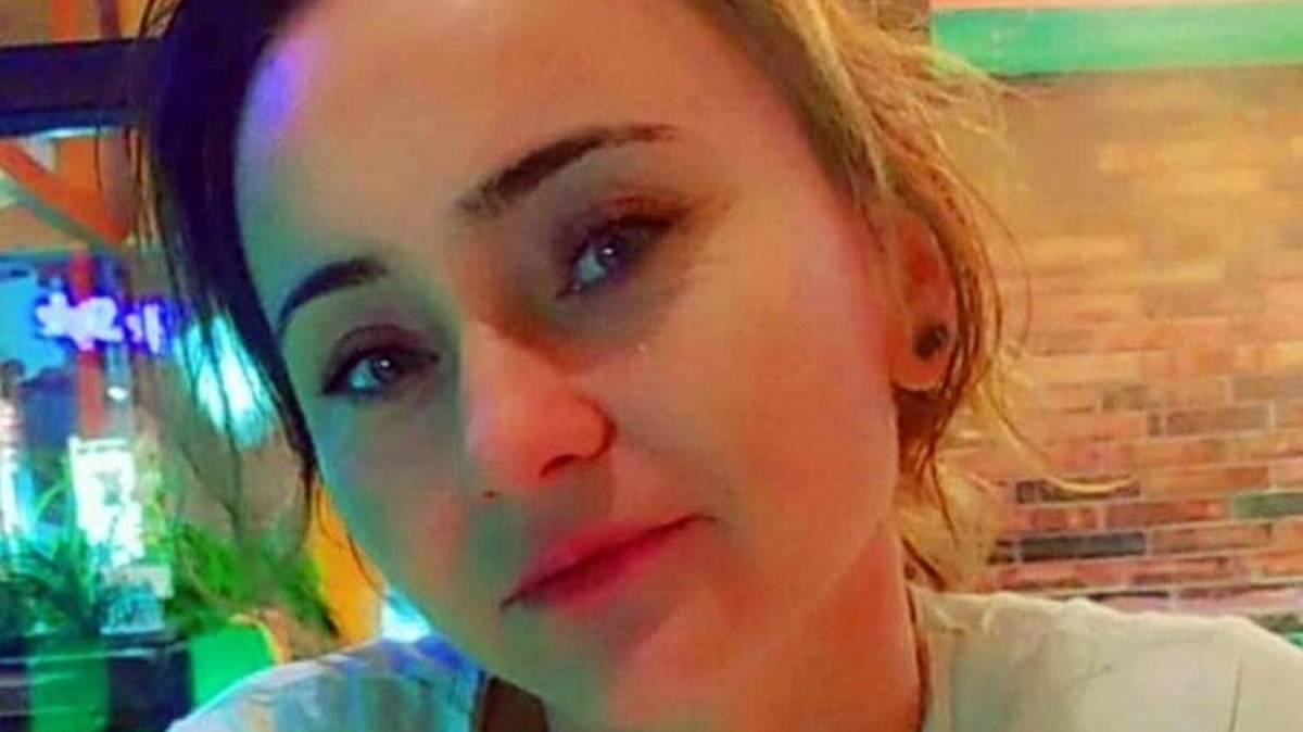 Manisa'da vahet! Kendisinden ayrlmak isteyen kadn defalarca baklayarak ldrd