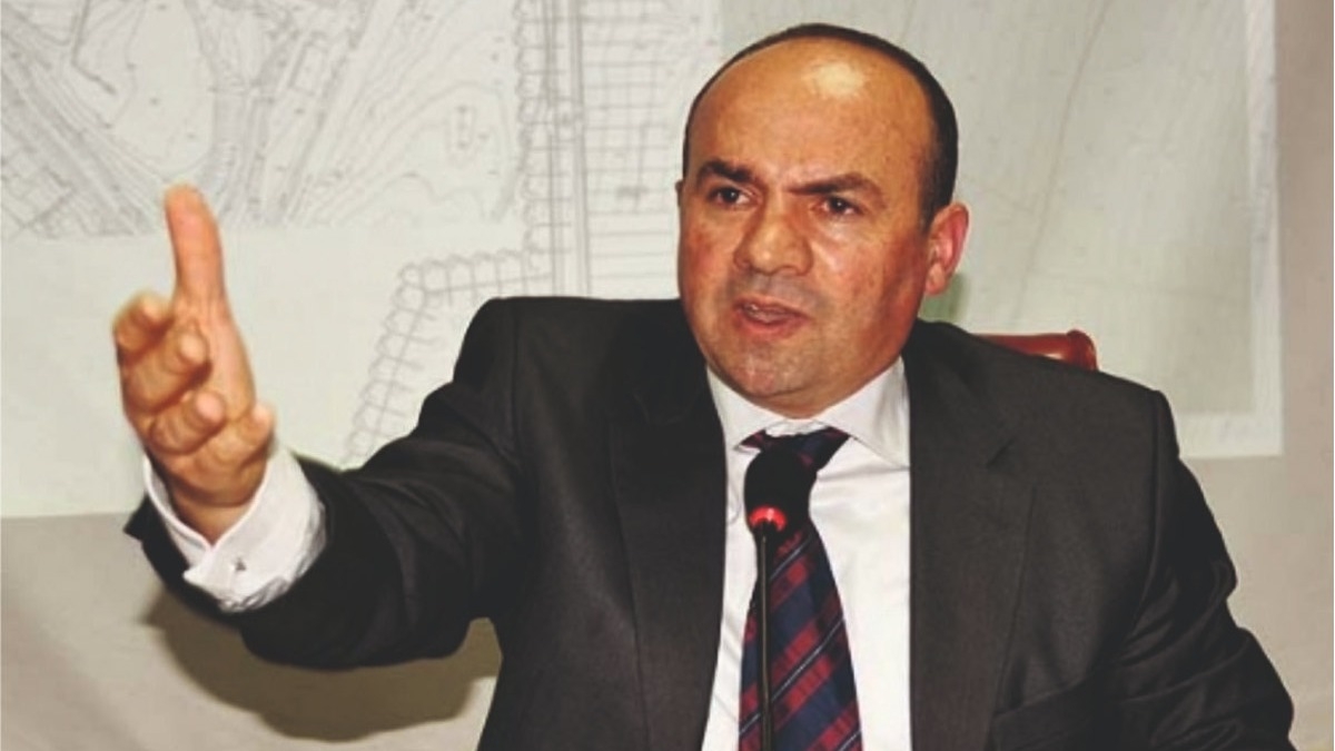 FET yeliinden yarglanan eski Uak Belediye Bakan Erdoan beraat etti