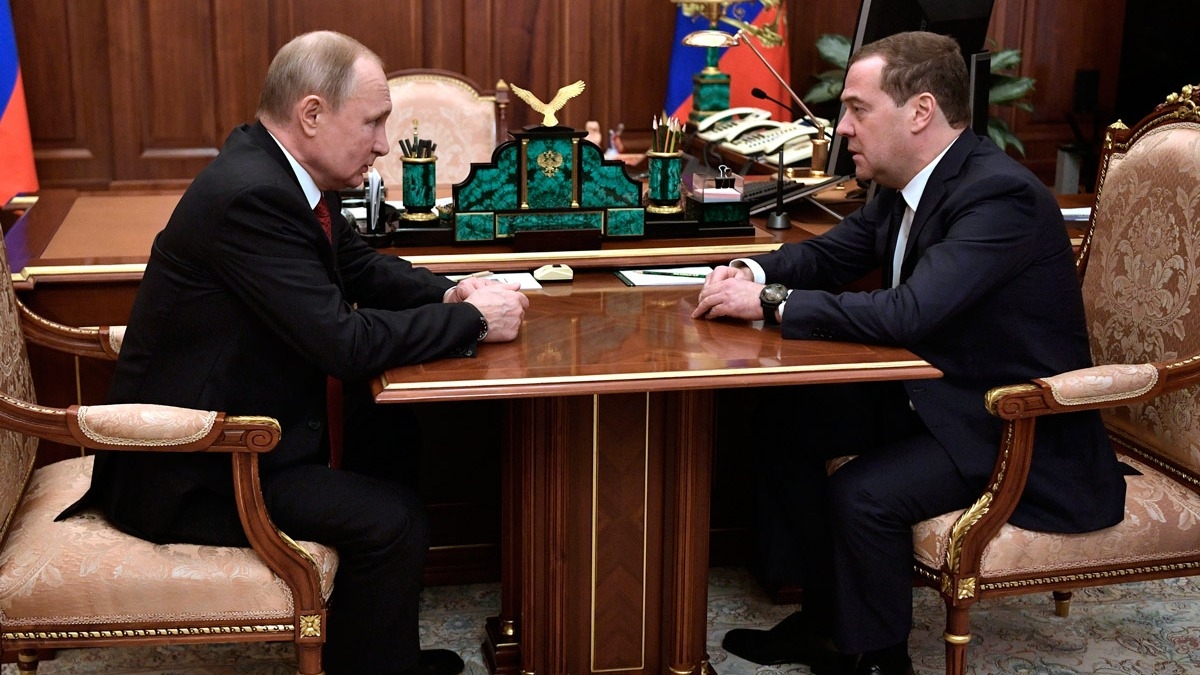 Medvedev, hkmetin istifa ettiini duyurdu