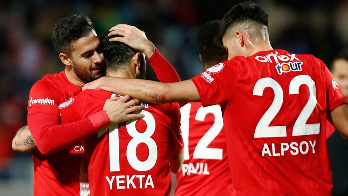 Antalyaspor nefes kesen mata Gztepe'yi devirdi