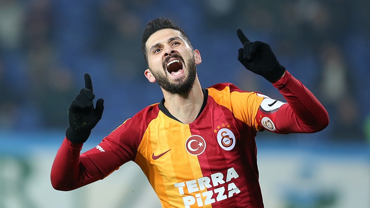Galatasaray, Emre Akbaba'nn szlemesine '15 milyon Euro'ya serbest kalr' maddesi ekledi