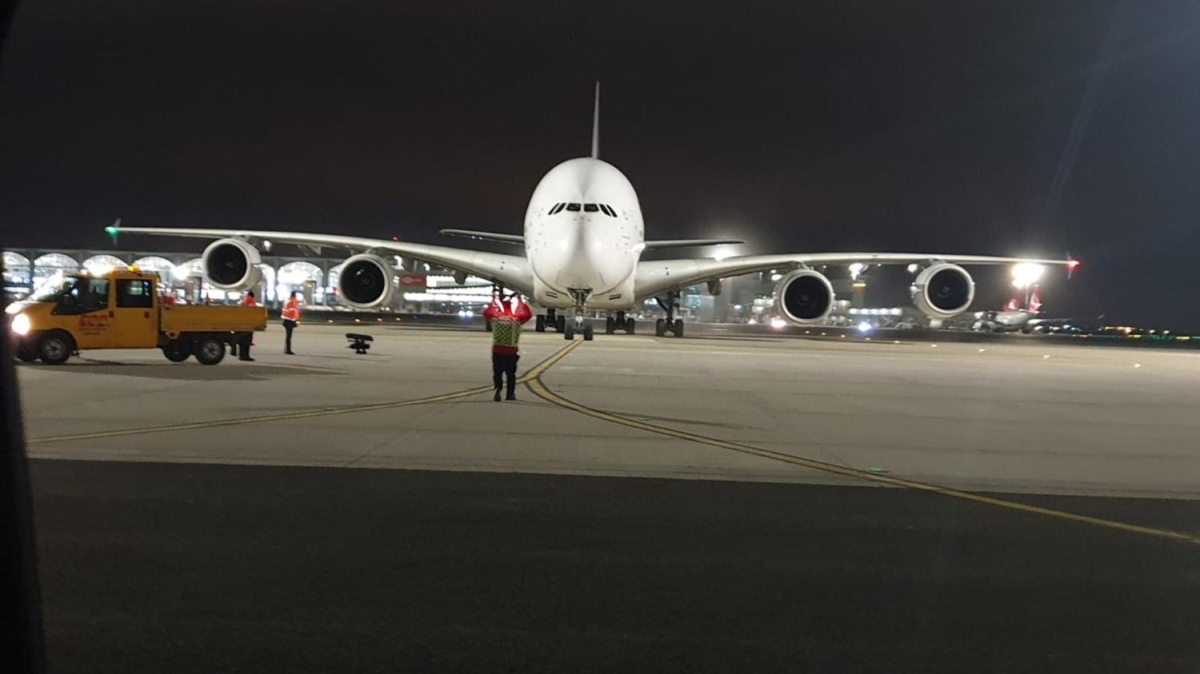 A380 tipi uak stanbul Havaliman'na acil ini yapt